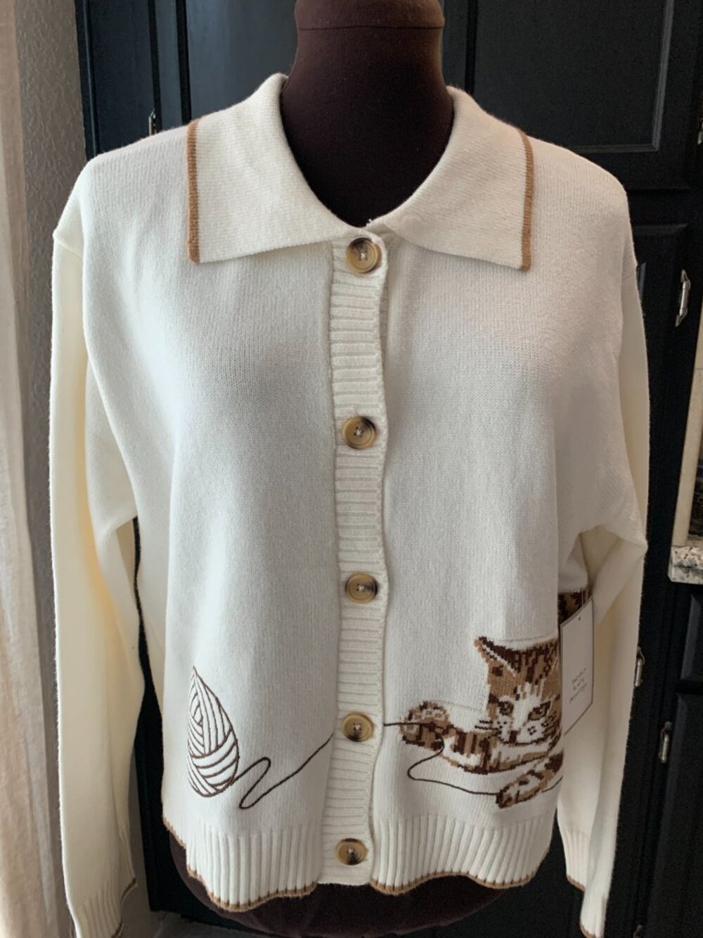 Kitty Cat Cardigan Cream Tan NWT Medium
